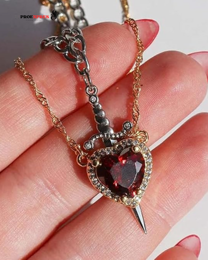 COLLAR CORAZON Y ESPADA